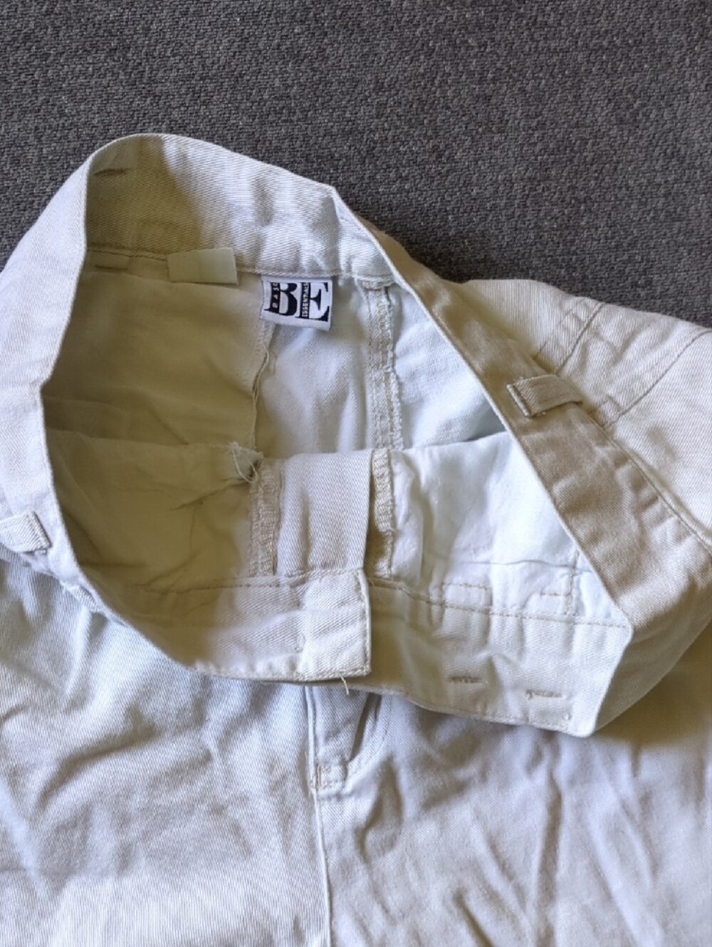 High-Rise White Women’s Bermuda Shorts - Picture 2 of 8